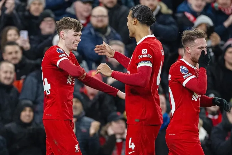 Conor Bradley bùng nổ khi ghi bàn và có 2 pha kiến tạo giúp Liverpool thắng Chelsea 4-1.