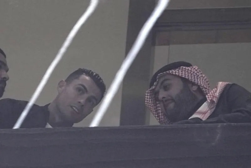Cristiano Ronaldo chỉ theo dõi trận đấu từ khán đài. ronaldo-763.jpg