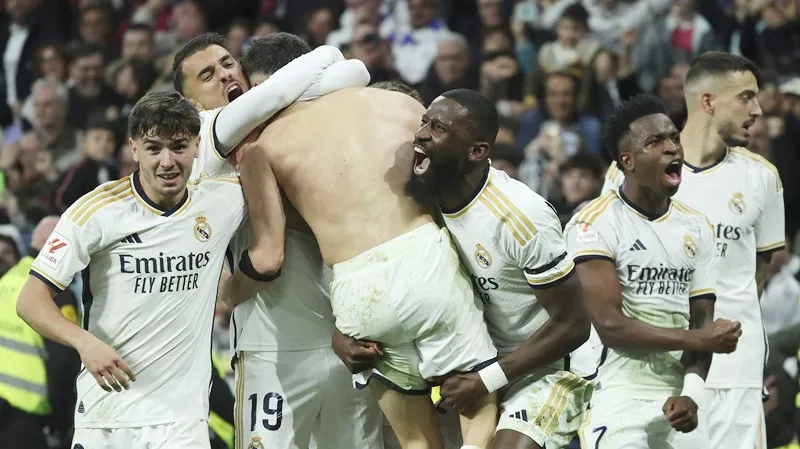 HLV Xavi cho rằng nỗ lực gây áp lực lên trọng tài đang giúp Real Madrid hưởng lợi từ các quyết định. xavi-1703.jpg