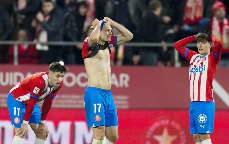 Girona lãng phí cơ hội giành lại vị trí dẫn đầu sau khi bị đội khách Sociedad cầm hòa 0-0.