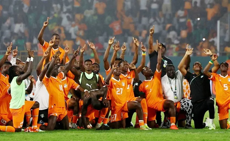 Chủ nhà Bờ Biển Ngà mừng suất vào bán kết sau chiến thắng kịch tính 2-1 trước Mali.