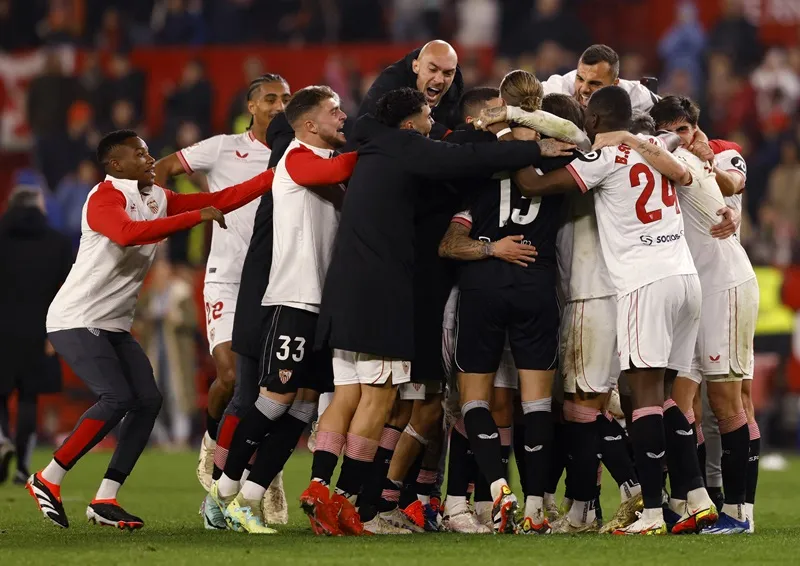 Sevilla tiếp tục hồi phục bằng chiến thắng 1-0 trước Atletico Madrid. real-madrid1-9714.jpg