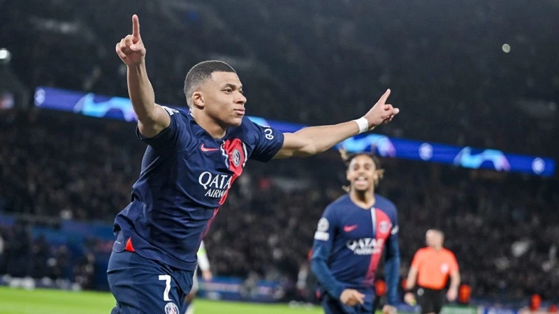 Kylian Mbappe lại ghi bàn giúp Paris Saint-Germain đánh bại Real Sociedad 2-0.