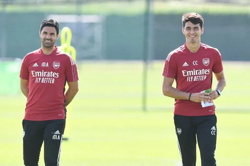 HLV Mikel Arteta sẵn sàng tạo cơ hội thể hiện cho “cánh tay phải” Carlos Cuesta.