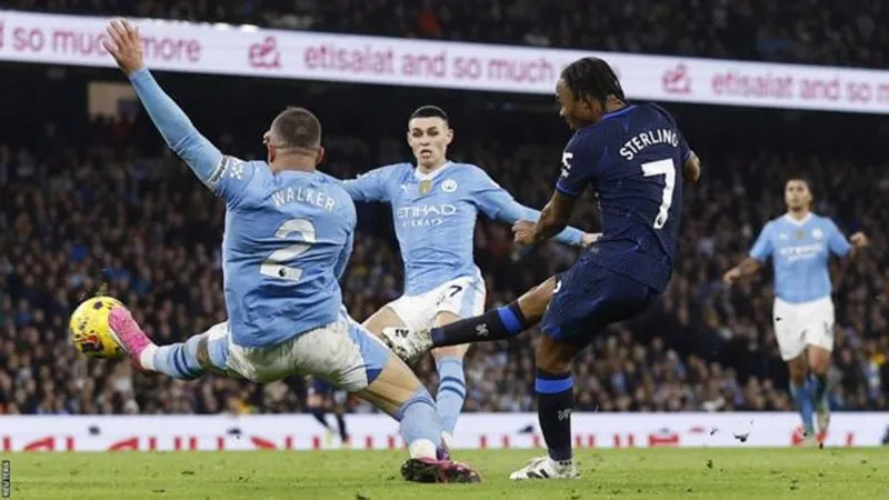 Raheem Sterling đưa Chelsea vượt lên dẫn trước khi ghi bàn thắng ở phút 42. rodri1-7914.jpg
