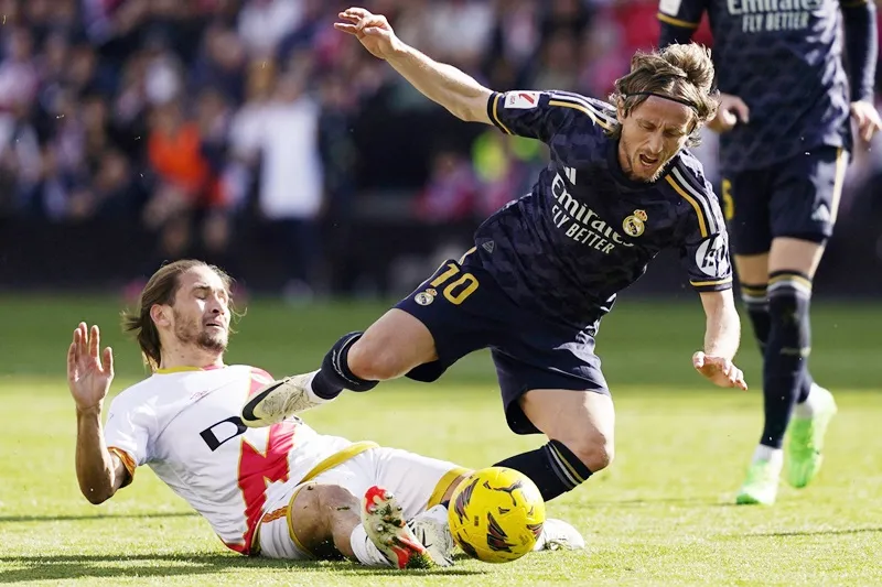 Sau khi giáng một đòn mạnh vào hy vọng vô địch của Girona thì Real Madrid lại lãng phí cơ hội. almeria-7442.jpg