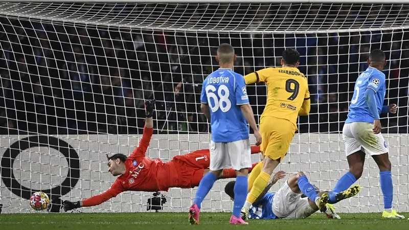 Robert Lewandowski mở tỷ số ở phút thứ 60 và ghi bàn thắng thứ 93 tại Champions League. robert-lewandowski-2654.jpg
