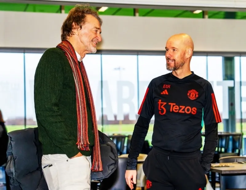 HLV Erik ten Hag tuyên bố có niềm tin mãnh liệt vẫn được chủ mới Sir Jim Ratcliffe tin tưởng.