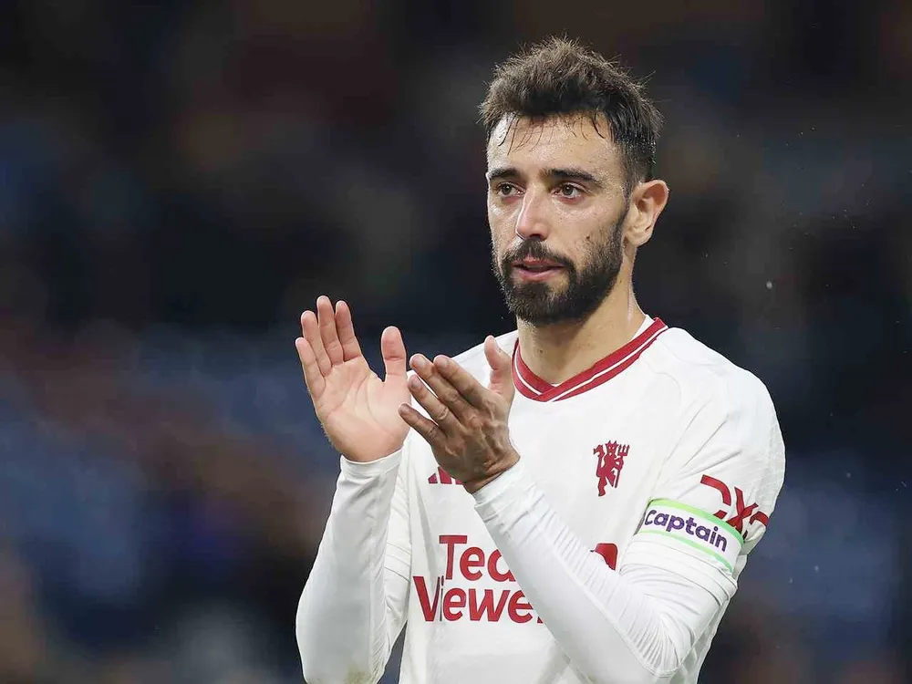 Bruno Fernandes nén đau để giúp Man.United đánh bại Nottingham Forest 1-0.
