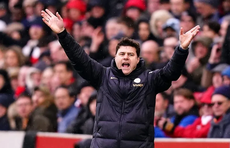 Một bộ phận người hâm mộ Chelsea trút giận lên ông chủ người Mỹ và HLV Mauricio Pochettino.