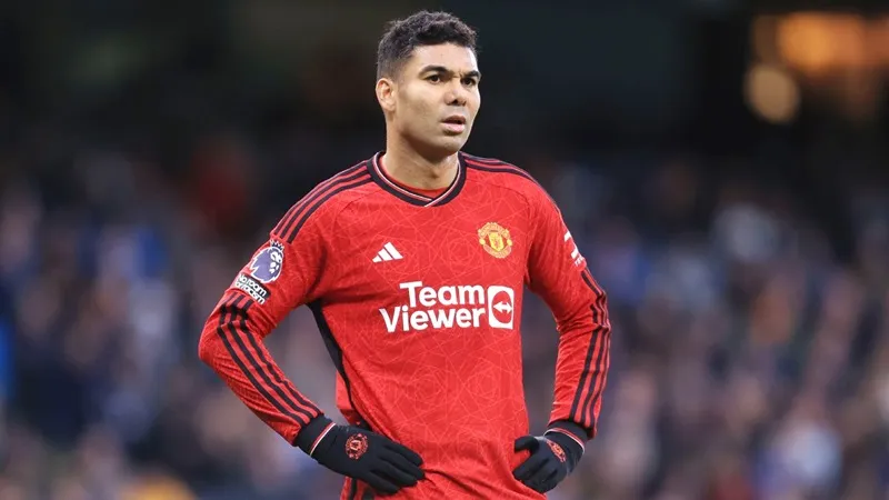 Dáng vẻ 10 phần bất lực của Casemiro khi Man.United bị Man.City cuống phăng 3-1 tại Etihad.