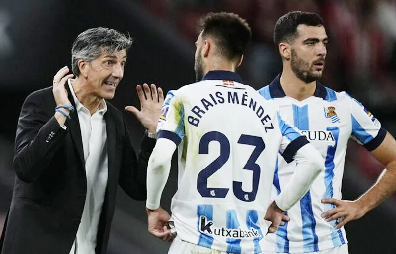 HLV Imanol Alguacil của Real Sociedad tự tin đội có cơ hội đánh bại PSG để vào tứ kết.