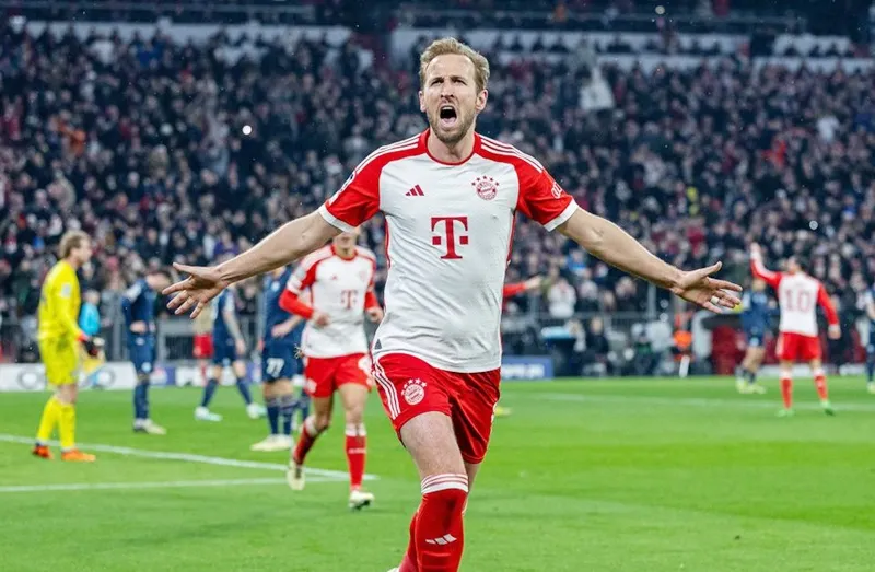 Harry Kane đã ghi hai bàn giúp Bayern Munich giành chiến thắng 3-0 trước Lazio.