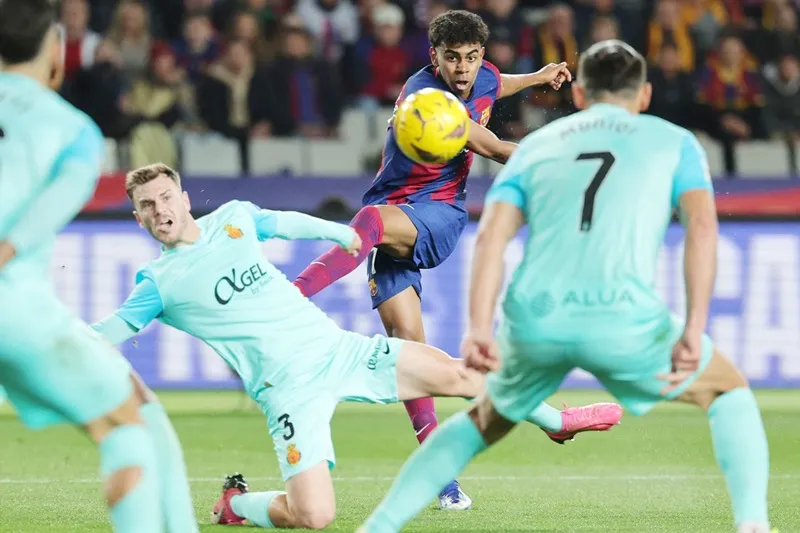 Lamine Yamal ghi bàn quyết định giúp chủ nhà Barcelona thắng 1-0 trước Mallorca. lamine-yamal-4782.jpg