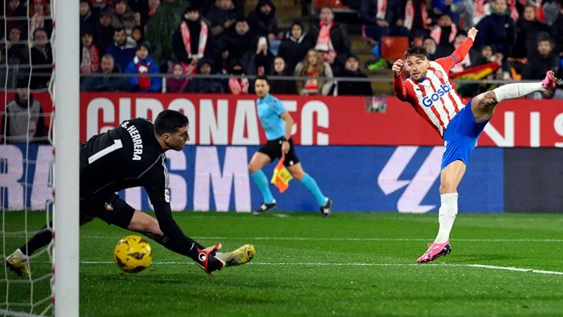Girona bừng tỉnh để tìm lại chiến thắng 2-0 trên sân nhà trước Osasuna. girona-6612.jpg