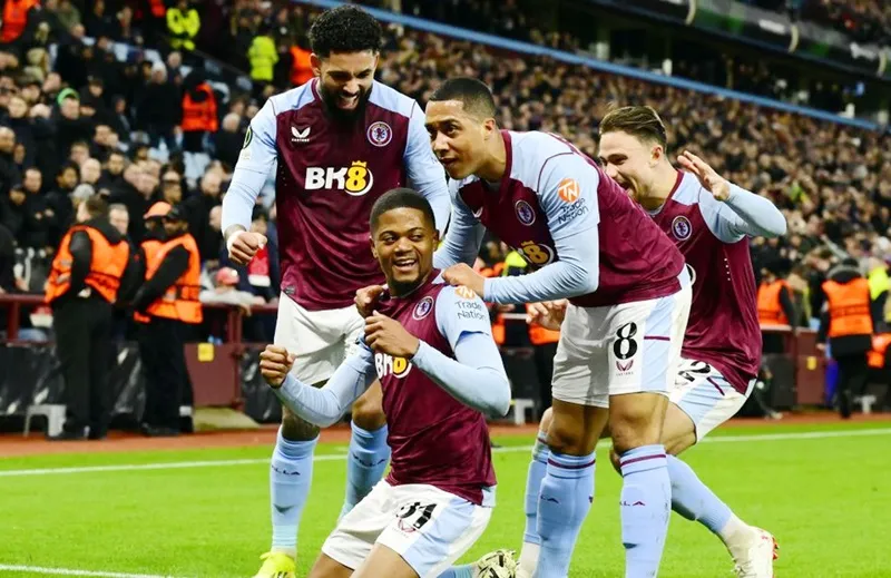 Aston Villa thắng 4-0 trước Ajax qua đó giành suất vào tứ kết cho đội bóng của HLV Unai Emery.