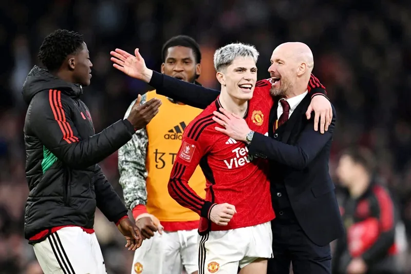HLV Erik ten Hag và học trò đã tạo ra một trong những chiến thắng quan trọng nhất trong nhiệm kỳ của ông. manunited111-1315.jpg