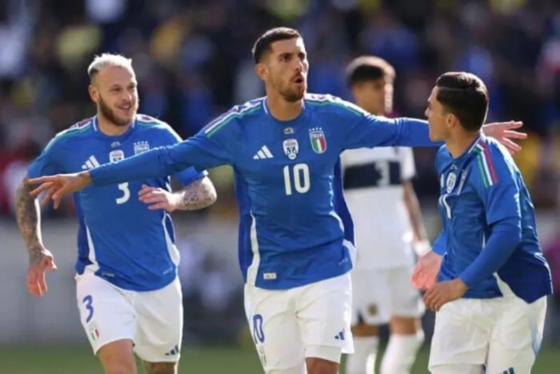 Lorenzo Pellegrini ghi bàn sớm giúp Italy giành chiến thắng 2-0 trước Ecuador.