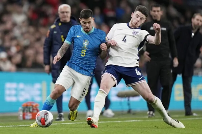 HLV Gareth Southgate đã điền tên Declan Rice vào nhóm lãnh đạo cốt lõi của đội tuyển Anh. Euro 20241.jpg