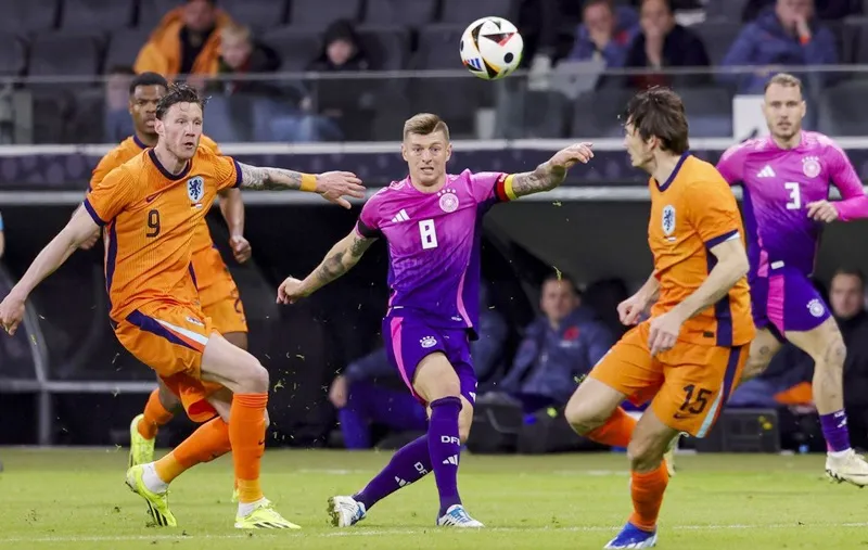 Toni Kroos trở lại và bổ sung rất nhiều phẩm chất cho tuyển Đức. Germany1.jpg