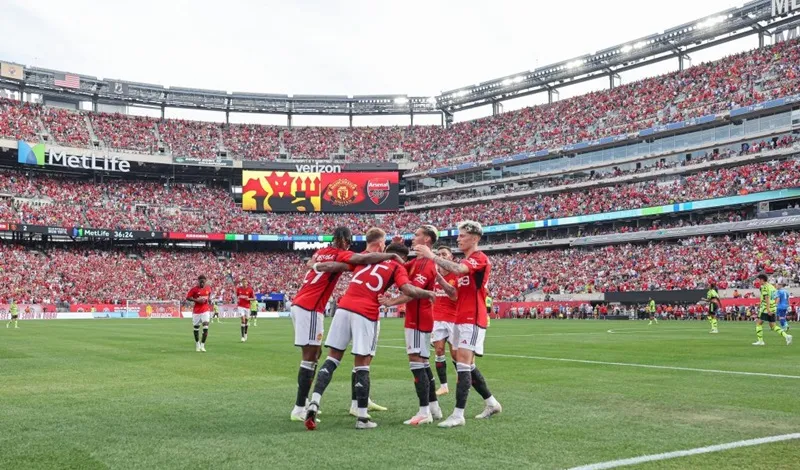 Trận giao hữu giữa Man.United và Arsenal ở Mỹ hồi mùa hè đã thu hút hơn 82.000 người.