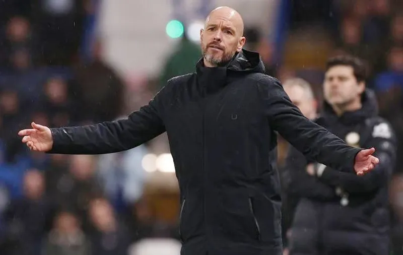 HLV Erik ten Hag chán nản chứng kiến Man.United mất 5 điểm sau 5 ngày. Erik ten Hag.jpg