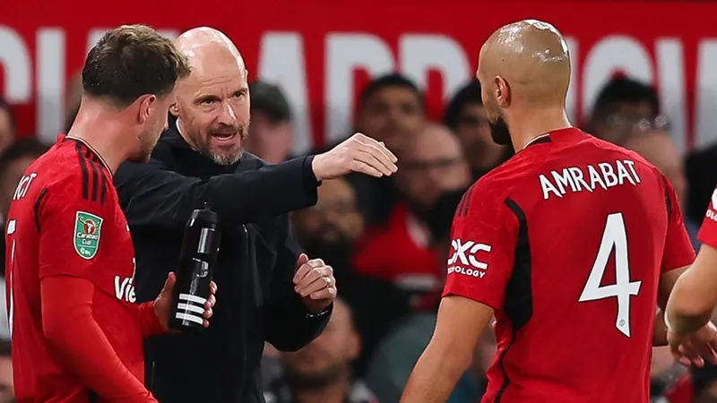HLV Erik ten Hag khẳng định ông hoàn toàn tin tưởng vẫn sẽ dẫn dắt Man.United mùa tới.