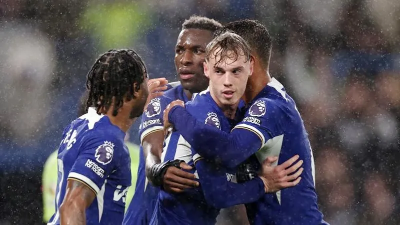 Chelsea đã chi hơn 75 triệu bảng cho phí đại diện và trung gian trong một năm qua.