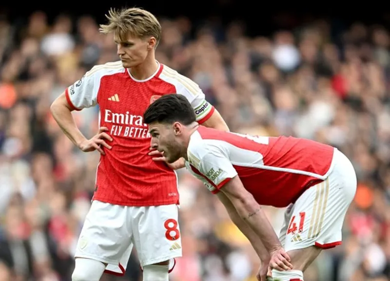 Arsenal thua trận đầu tiên ở Premier League trong năm 2024 nhưng nó có thể hủy hoại cả mùa giải. Mikel Arteta.jpg