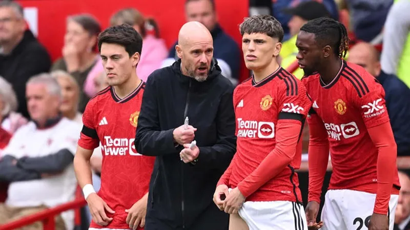 HLV Erik ten Hag cho đến nay chưa cho thấy dấu hiệu có thể kiểm soát được phòng thay đồ của Man.United.