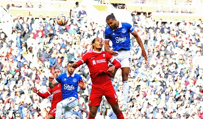 Dominic Calvert-Lewin ghi bàn quyết định đảm bảo Everton đã gần chắc suất trụ hạng. Calvert-Lewin1.jpg
