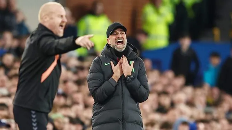 HLV Jurgen Klopp tin rằng chỉ khi Arsenal và Man.City đồng loạt sụp đổ thì Liverpool mới vực dậy hy vọng vô địch Premier League.
