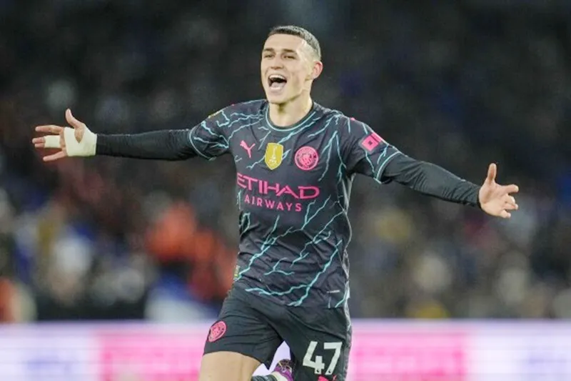 Kevin De Bruyne tin rằng đồng đội trẻ Phil Foden thật sự đã tiến lên một tầm cao khác.