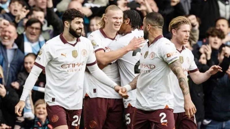 Man.City tiếp tục áp sát ngôi đầu của Arsenal trong cuộc đua đến ngôi vô địch Premier League. Erling Haaland1.jpg