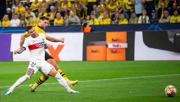 Tiền đạo Niclas Fullkrug đã ghi một bàn thắng quan trọng cho Dortmund. Borussia Dortmund1.jpg
