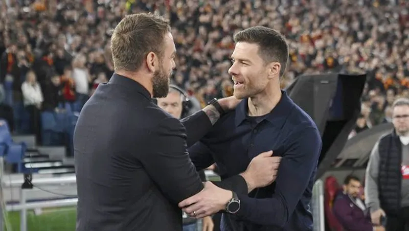 HLV Xabi Alonso và Leverkusen tiếp tục ngày tháng kỳ diệu của mình. Leverkusen1.jpg