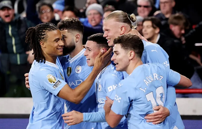 HLV Guardiola khẳng định Man.City đang có mùa giải thành công cho dù không thắng Premier League hay FA Cup. Phil Foden1.jpg