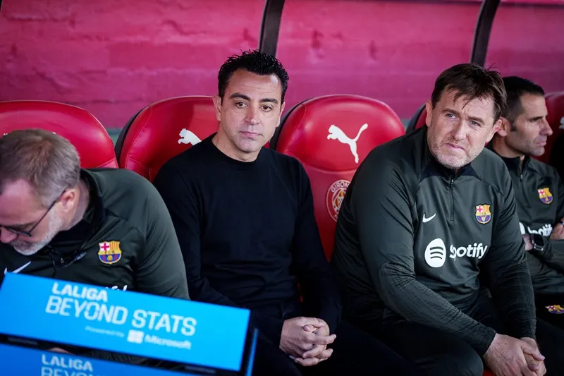 HLV Xavi Hernandez thất vọng sau khi Barcelona thua 2-4 trên sân Girona. Xavi Hernandez 1.jpg