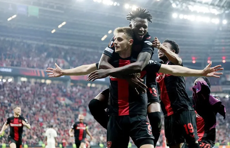 Leverkusen đã có màn lội ngược dòng ấn tượng cầm hòa 2-2 trên sân nhà trước AS Roma.