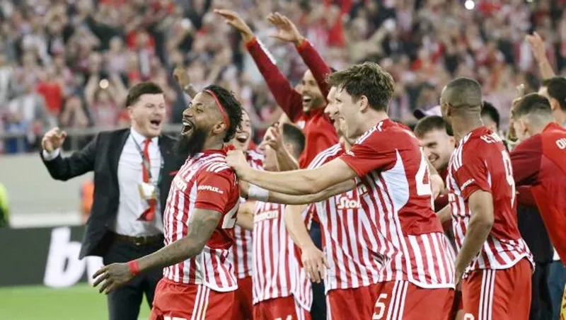 Olympiakos dù giữ kỷ lục 47 lần vô địch Hy Lạp nhưng đây chỉ là trận chung kết cúp châu Âu đầu tiên.