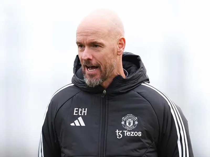 HLV Erik ten Hag đã đặt câu hỏi về kiến thức và sự hiểu biết của những người kêu gọi sa thải ông khỏi vị trí ở Man.United.