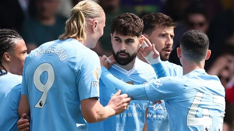 Josko Gvardiol là người hùng trong chiến thắng Fulham khi góp công lớn với cú đúp bàn thắng. Erling Haaland.jpg