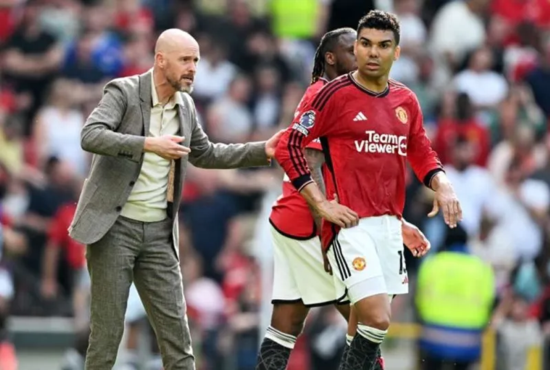 HLV Ten Hag một lần nữa phải bố trí Casemiro đá trung vệ bất chấp nhiều sai lầm gần đây. Erik ten Hag1.jpg
