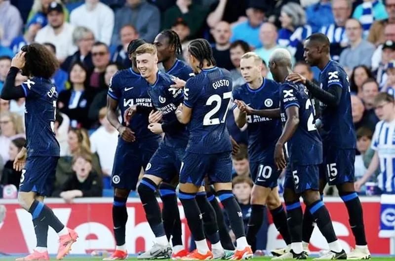 Chelsea thắng 2-1 trước Brighton để vươn lên vị trí thứ sáu tại Premier League khi còn một trận đấu. Cole Palmer.jpg