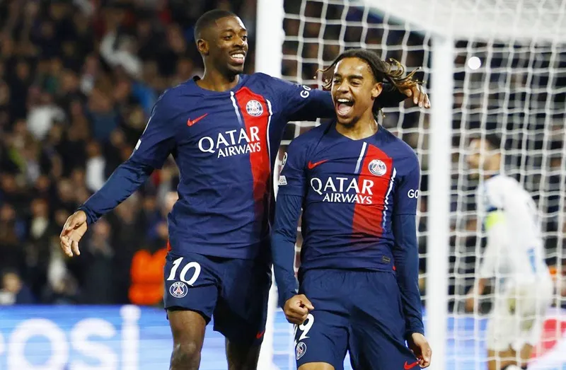 Bradley Barcola được tưởng thưởng sau khi chơi xuất sắc cạnh Ousmane Dembele ở PSG. Barcola.jpg