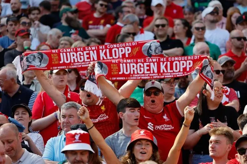 Với Arne Slot thì thách thức lớn nhất là thoát ra khỏi cái bóng của Jurgen Klopp tại Anfield. Mohamed Sala1.jpg