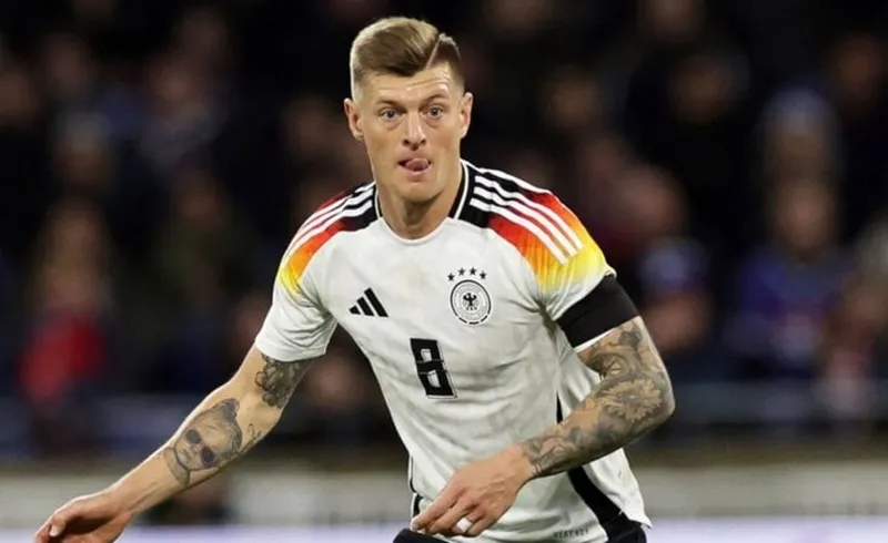 Toni Kroos sẽ giã từ sự nghiệp bóng đá sau khi thi đấu cho đội tuyển Đức tại Euro 2024.