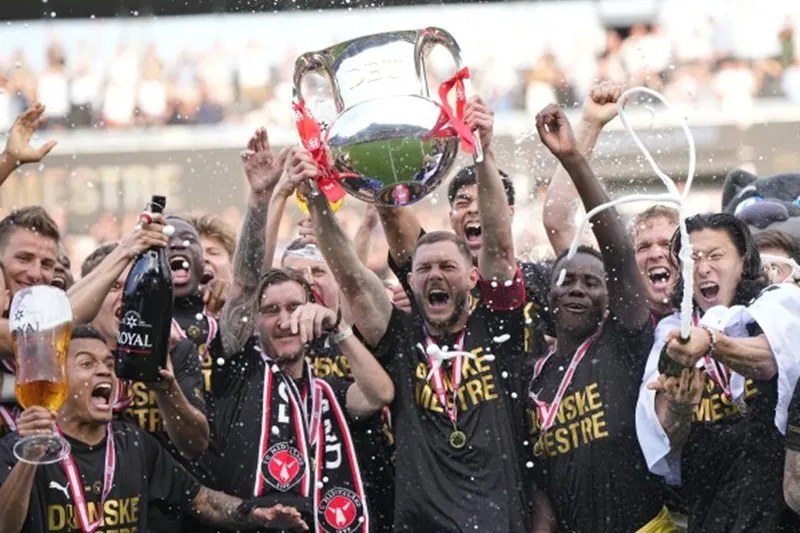 FC Midtjylland vô địch Đan Mạch nhờ cú trượt chân ở ngày cuối của Brondby. FC Midtjylland.jpg