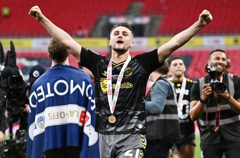 Man.City sắp nhận được 20 triệu bảng khi Taylor Harwood-Bellis giúp Southampton thăng hạng.