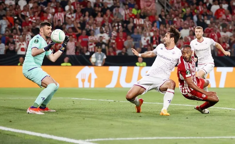 Tiền đạo Ayoub El Kaabi và thời khắc tạo nên lịch sử cho Olympiakos và bóng đá Hy Lạp. Ayoub El Kaabi.jpg